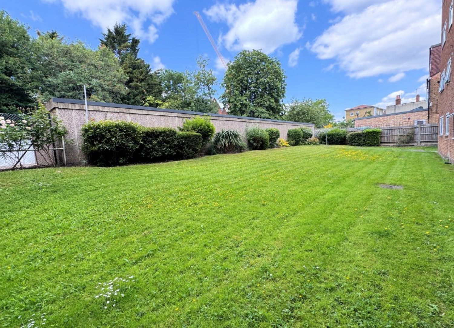 THE LIMES AVENUE, LONDON, N11 1RS