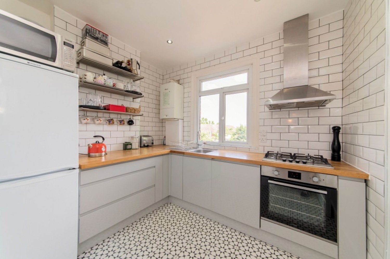 WOODGRANGE AVENUE, NORTH FINCHLEY, N12