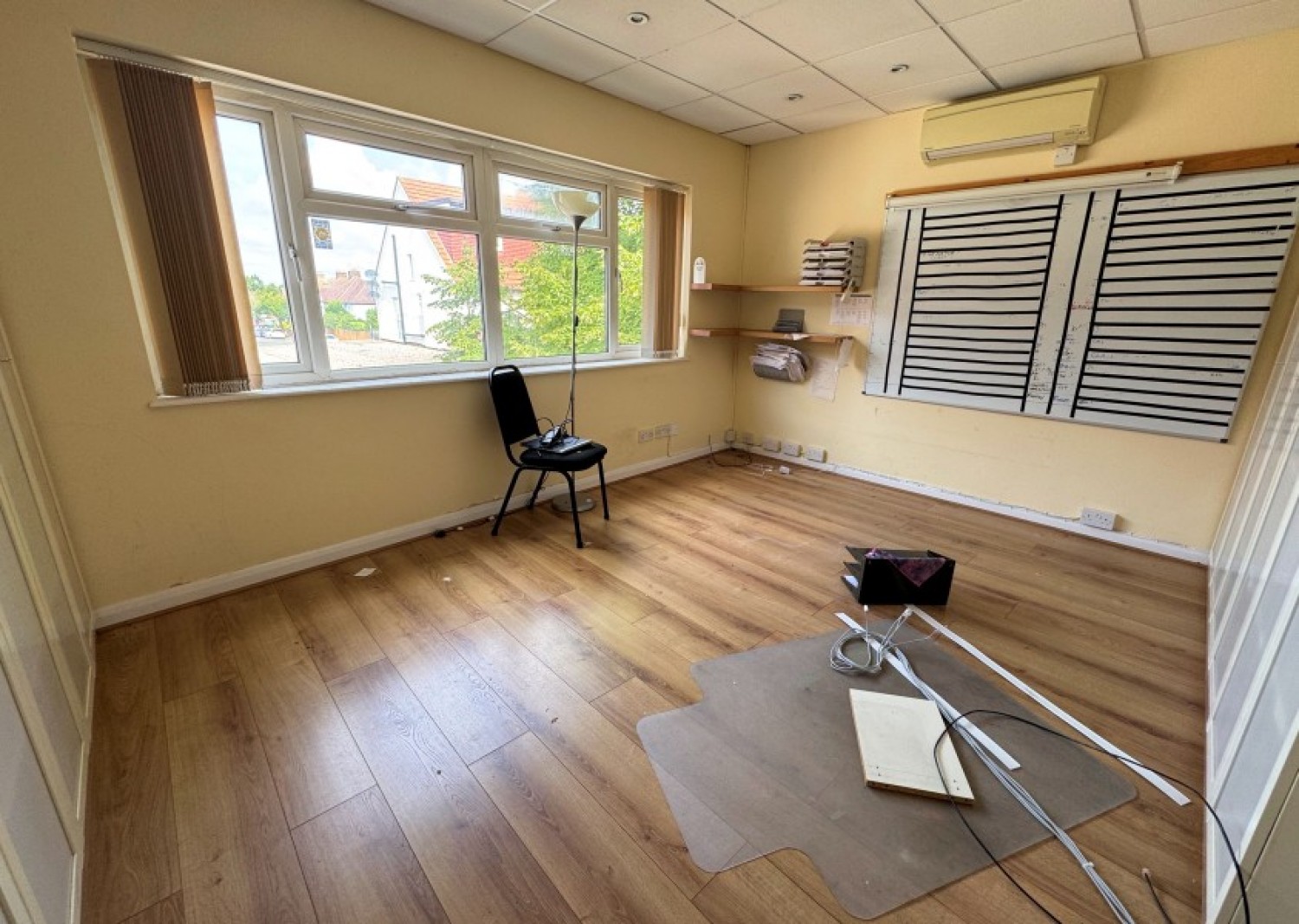 BALLARDS LANE, FINCHLEY, N3
