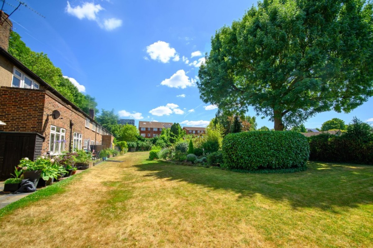 THE OAKS, WOODSIDE AVENUE, NORTH FINCHLEY, N12