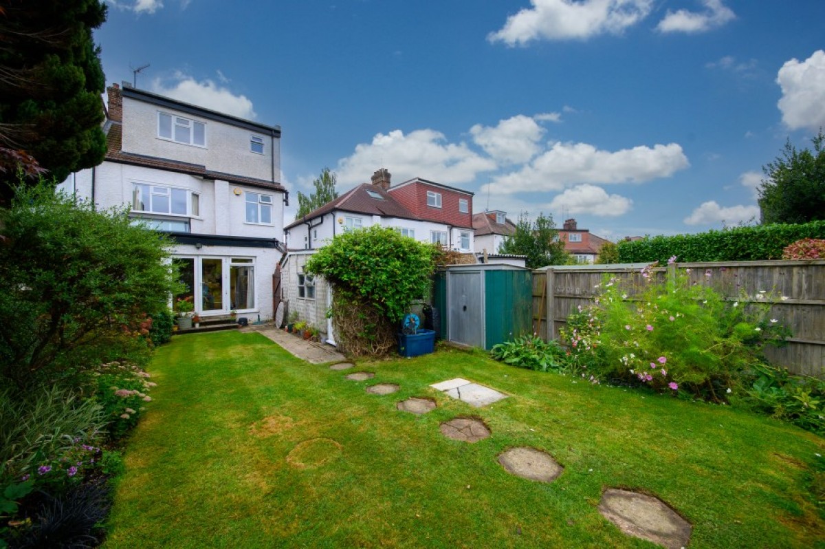 HENDALE AVENUE, HENDON, NW4