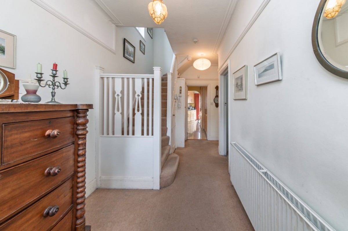 HENDALE AVENUE, HENDON, NW4