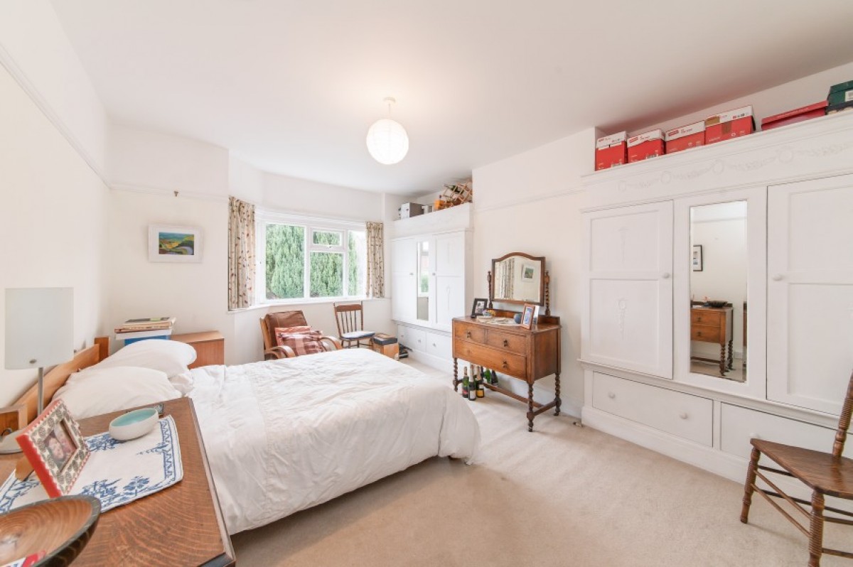 HENDALE AVENUE, HENDON, NW4