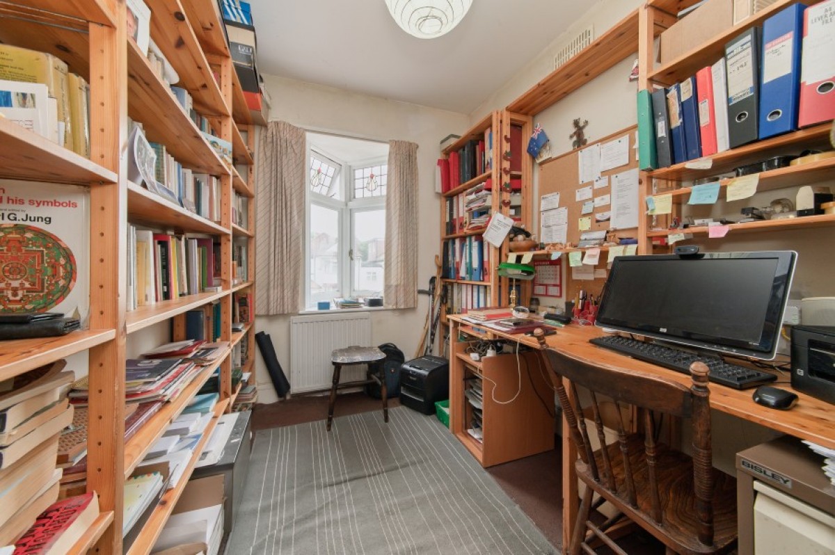 HENDALE AVENUE, HENDON, NW4