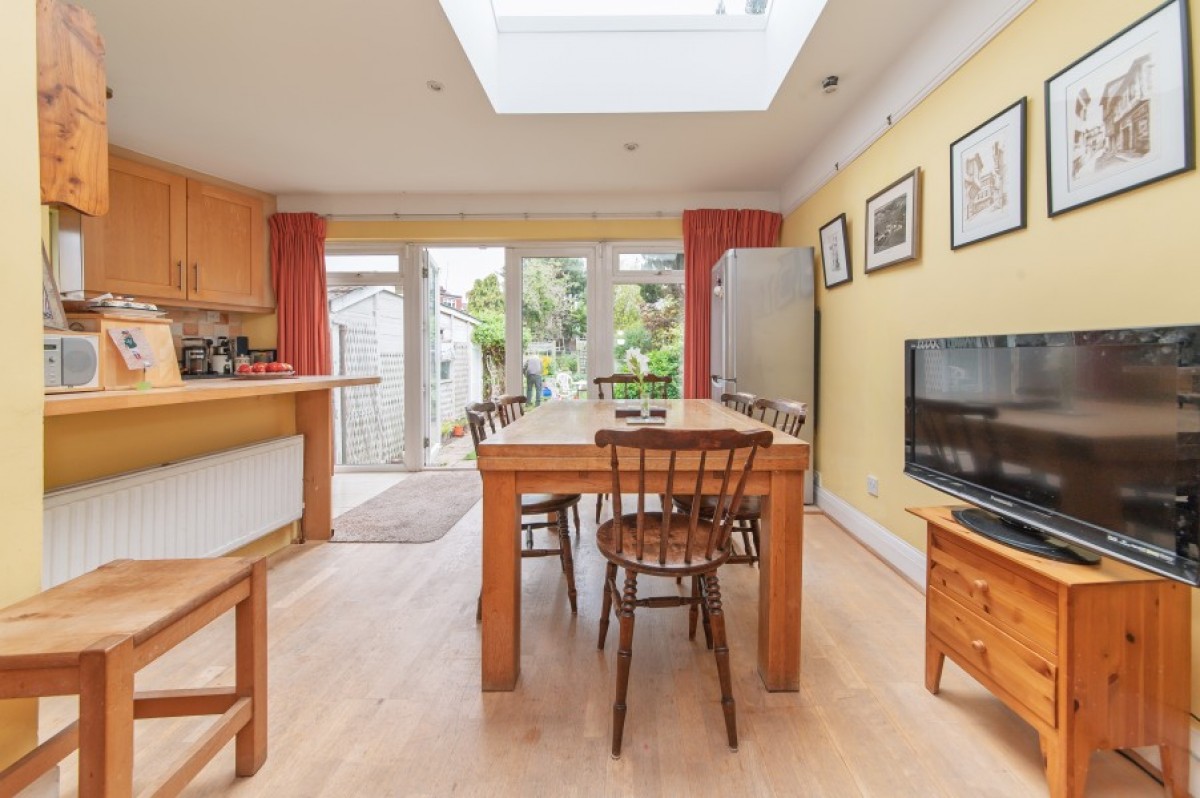 HENDALE AVENUE, HENDON, NW4