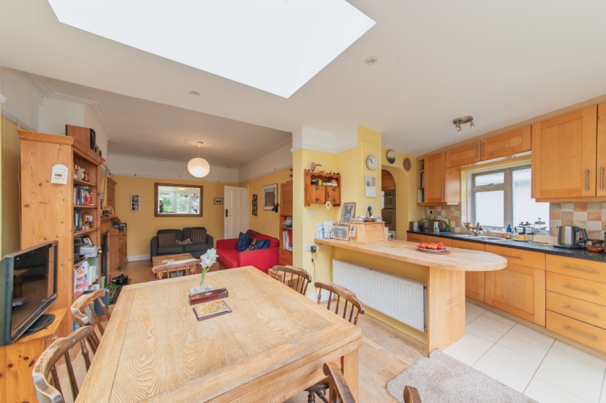 HENDALE AVENUE, HENDON, NW4