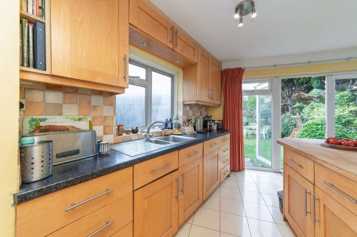 HENDALE AVENUE, HENDON, NW4