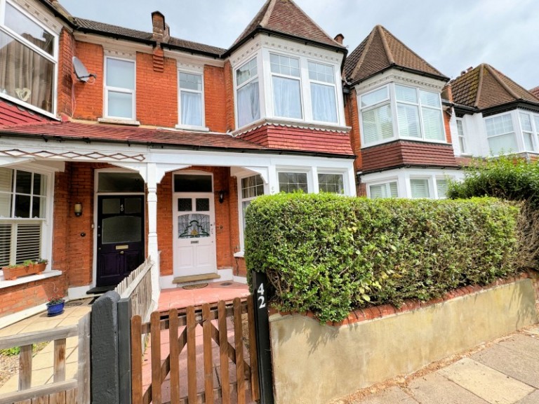 PRINCES AVENUE, FINCHLEY, N3