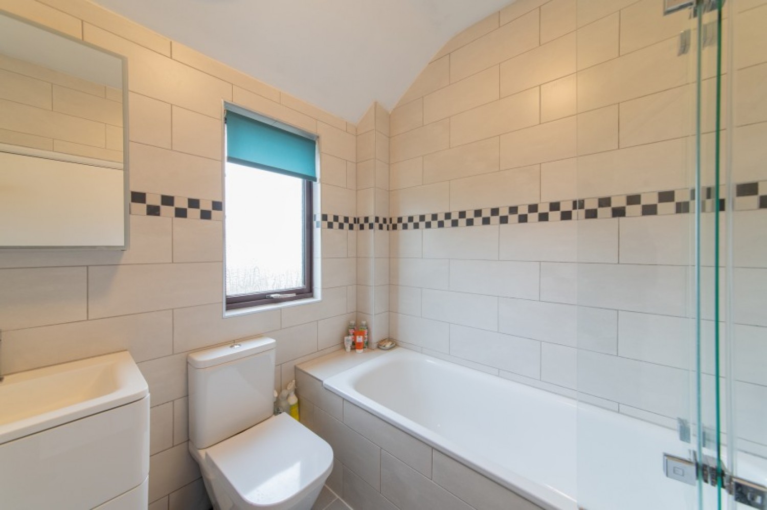 SQUIRES LANE, FINCHLEY, N3