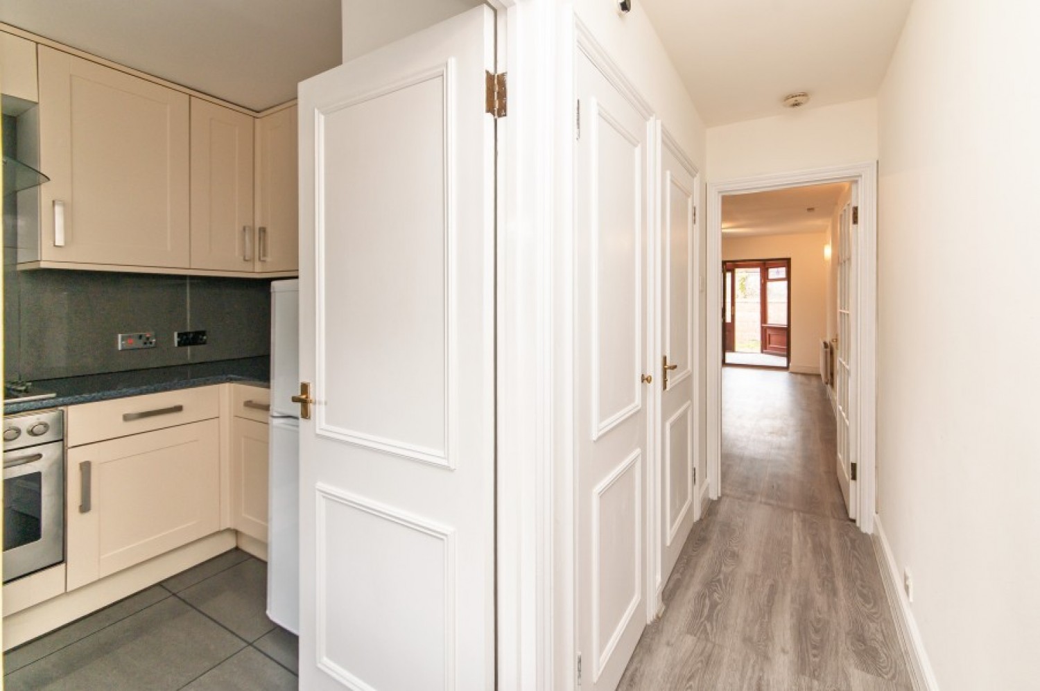 AVENUE ROAD, NORTH FINCHLEY, N12