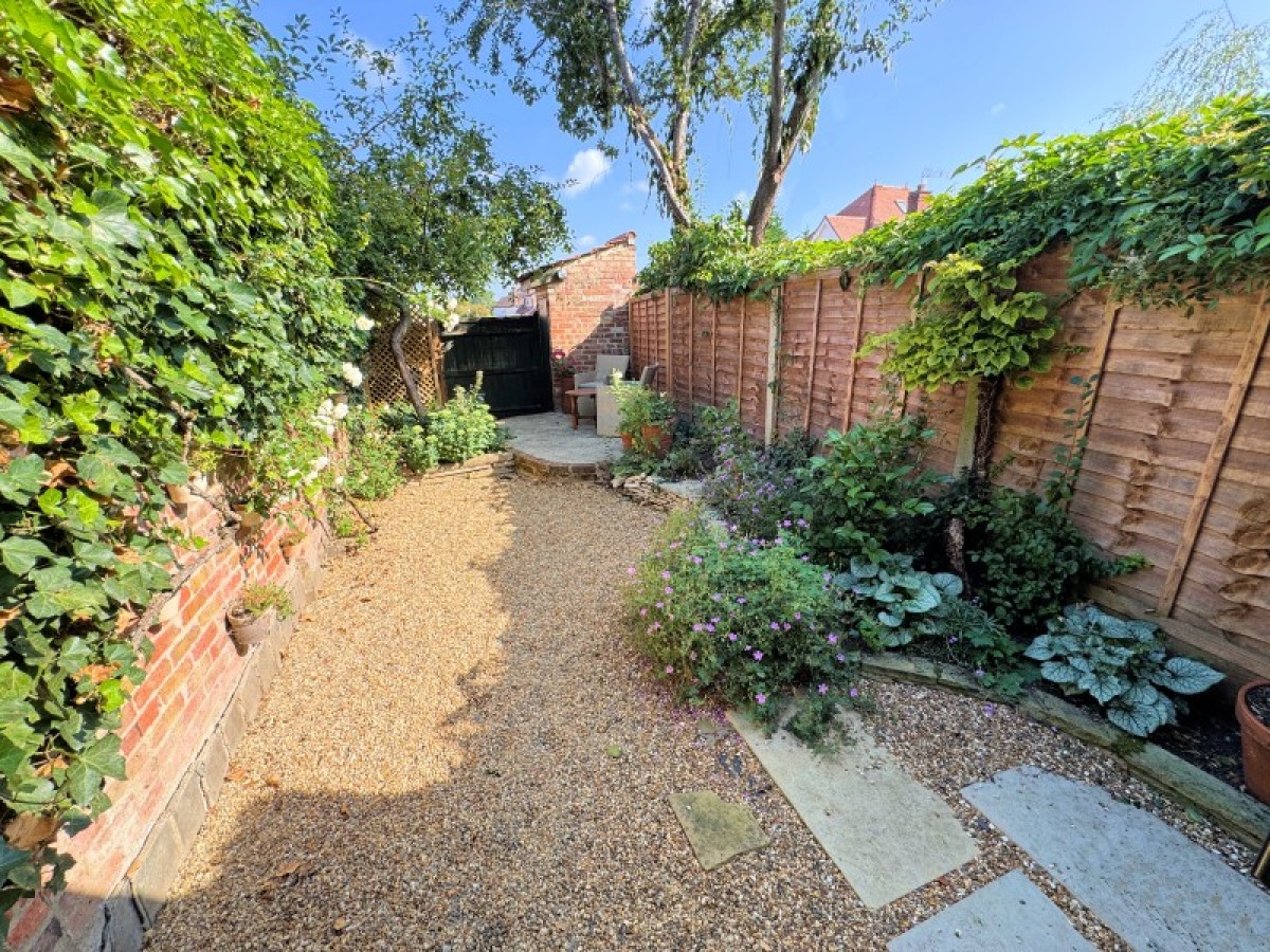 DURY ROAD, BARNET EN5