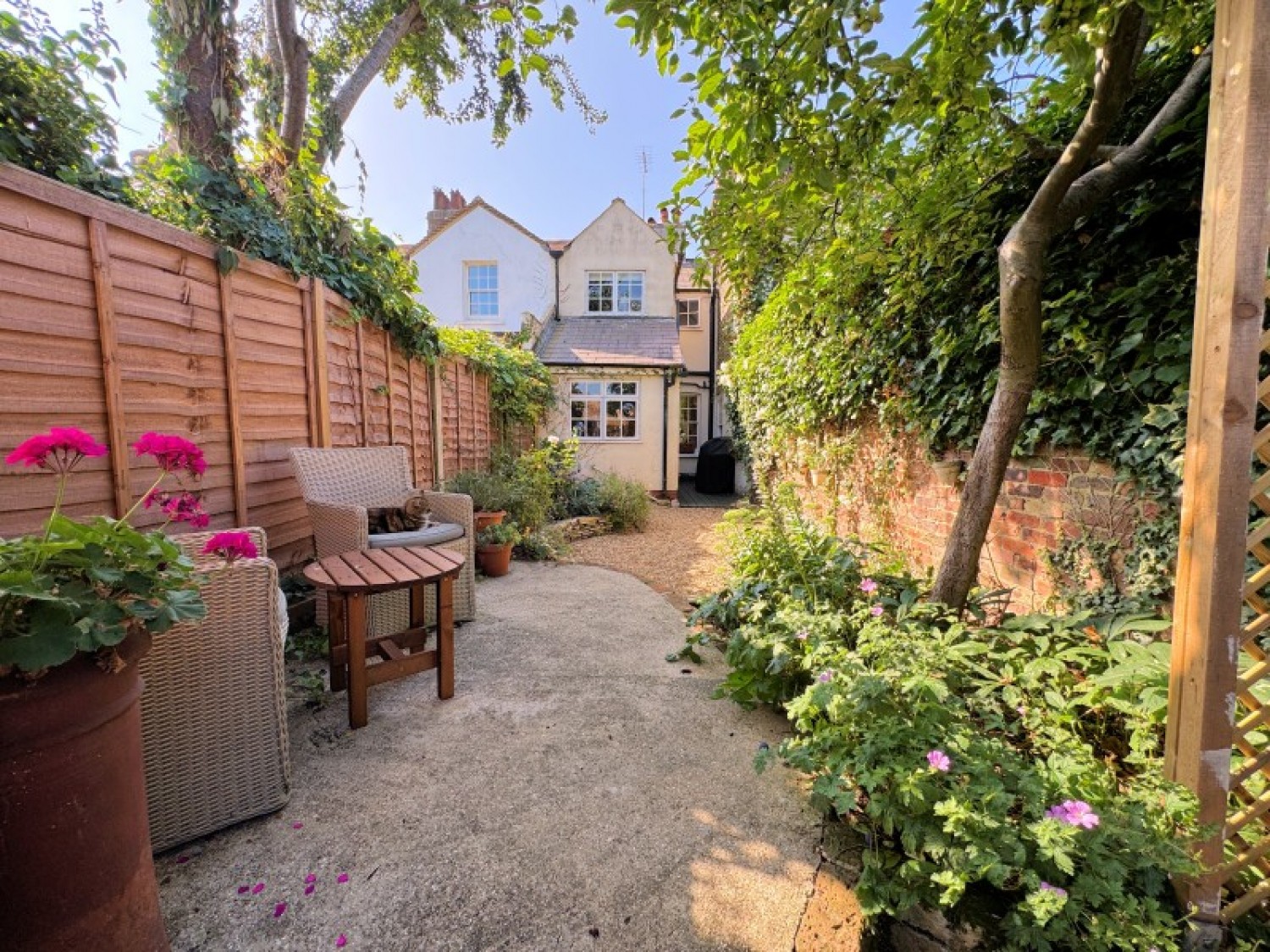 DURY ROAD, BARNET EN5