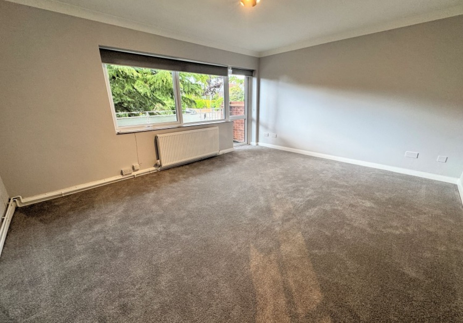 HENDON LANE, FINCHLEY, N3