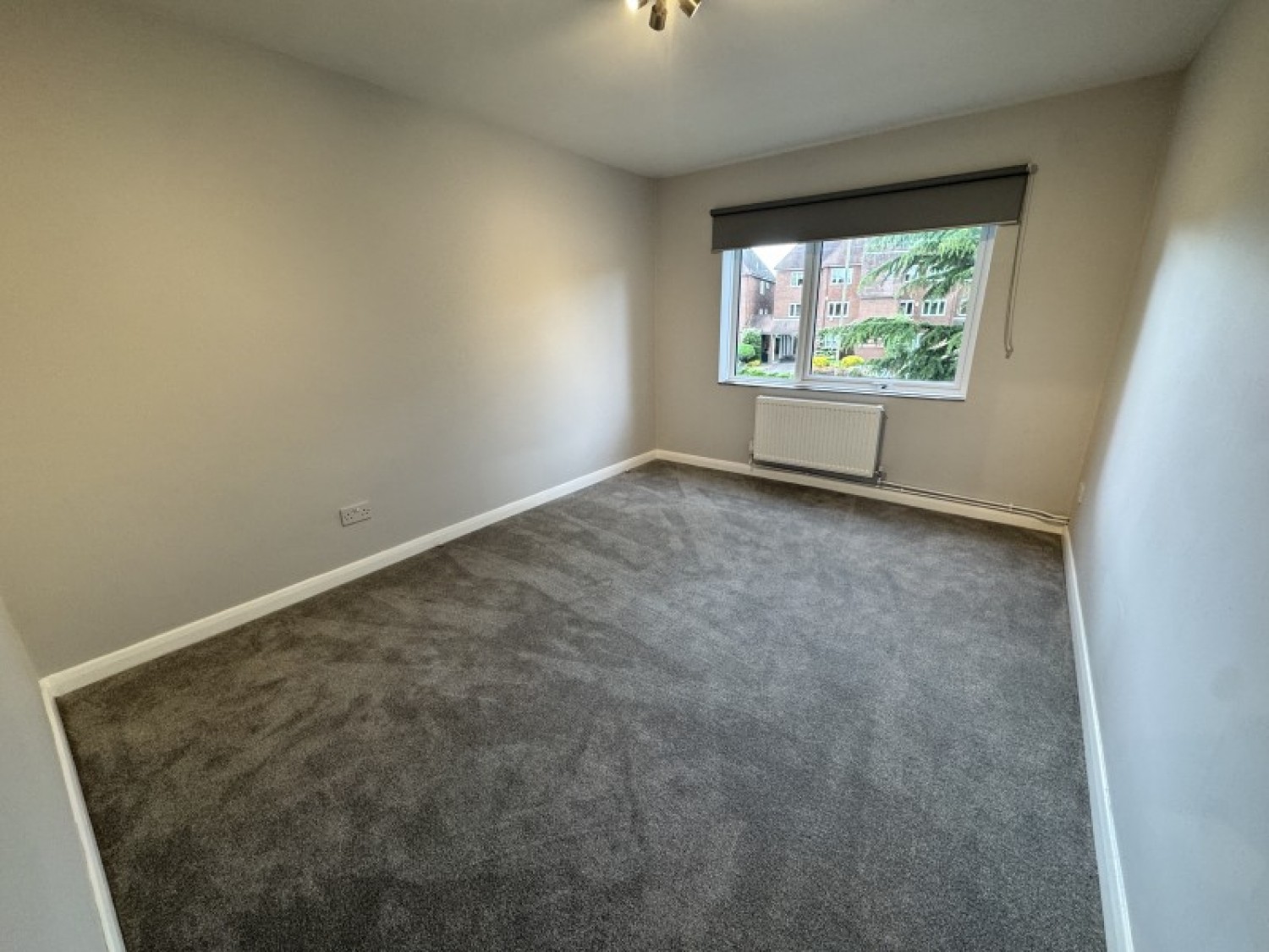 HENDON LANE, FINCHLEY, N3