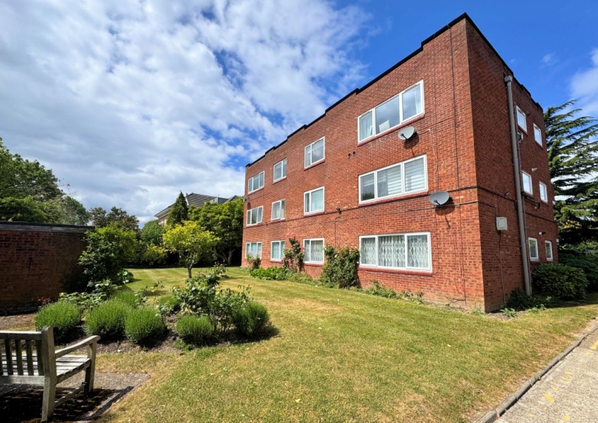 HENDON LANE, FINCHLEY, N3