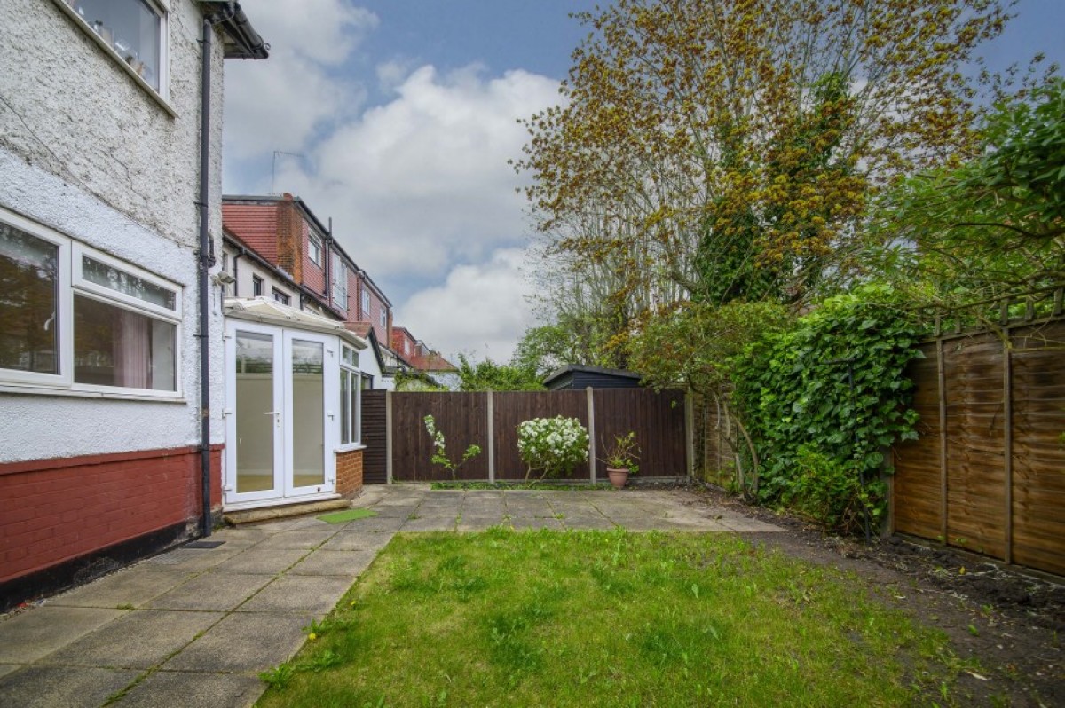 ALYTH GARDENS, LONDON, NW11