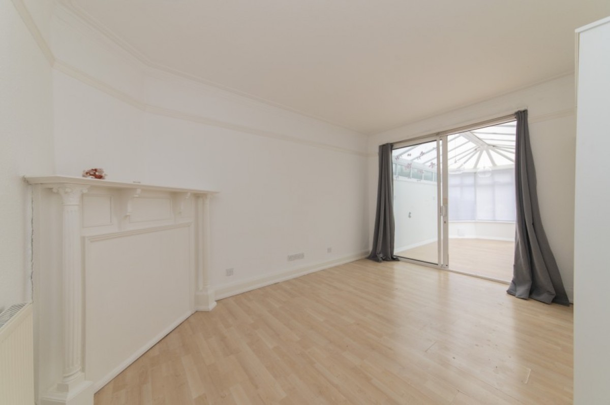 ALYTH GARDENS, LONDON, NW11