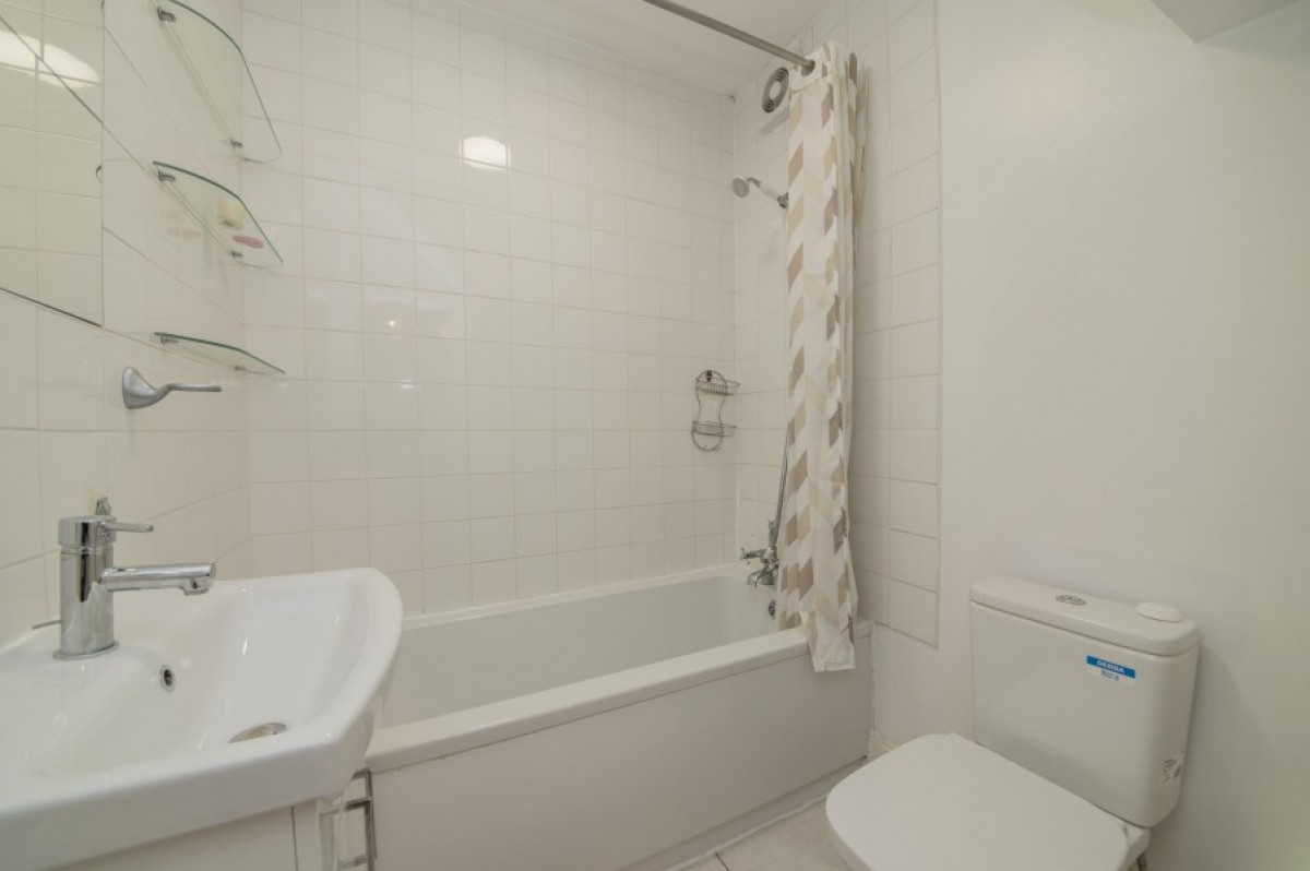 ALYTH GARDENS, LONDON, NW11