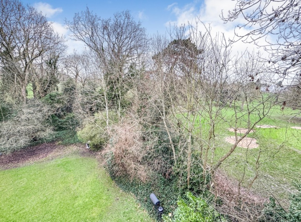 PARK CLOSE, NORTH FINCHLEY, N12