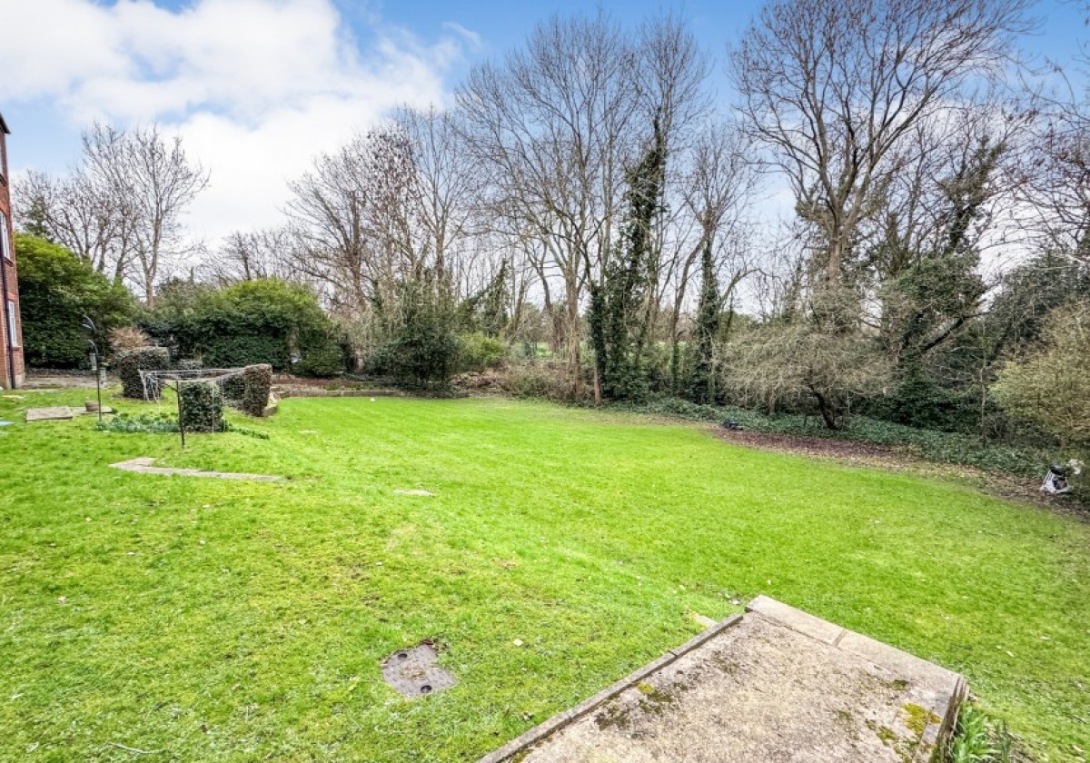 PARK CLOSE, NORTH FINCHLEY, N12