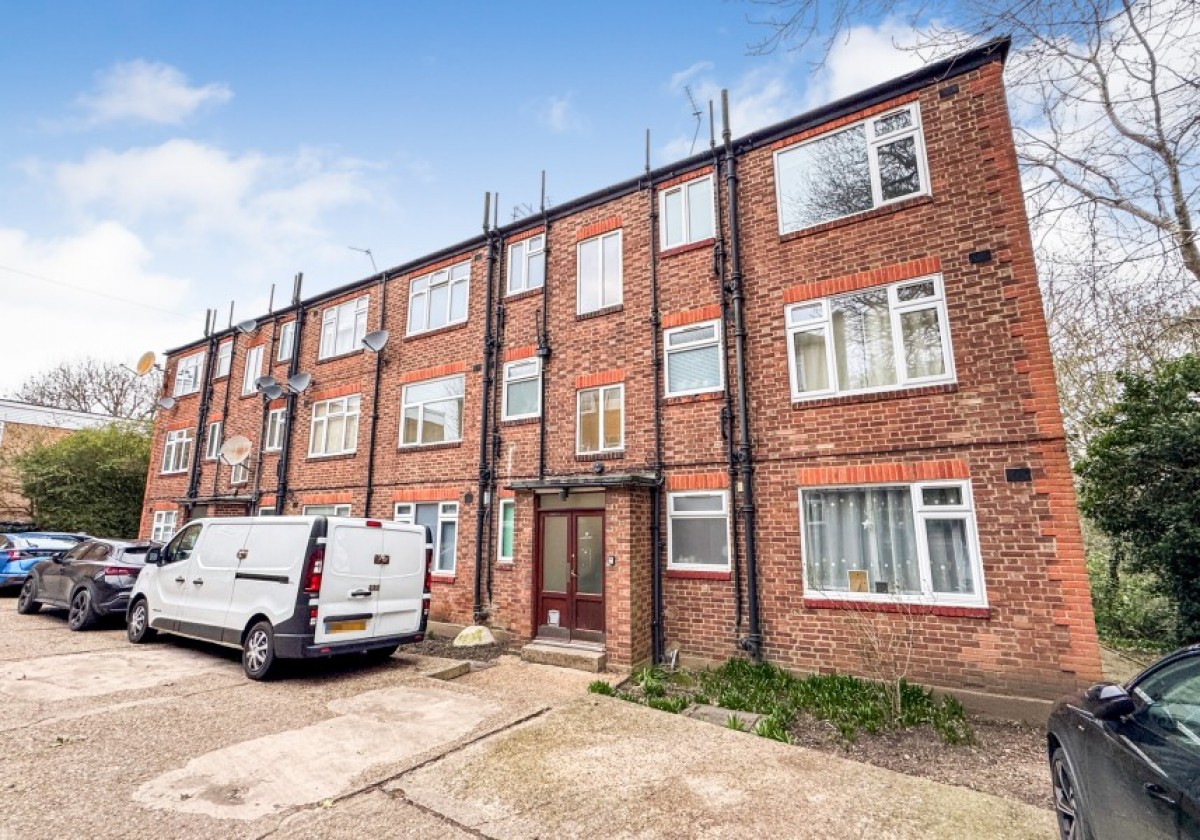 PARK CLOSE, NORTH FINCHLEY, N12