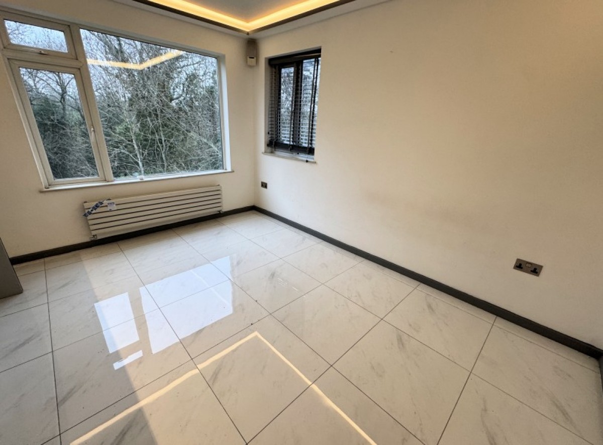 PARK CLOSE, NORTH FINCHLEY, N12