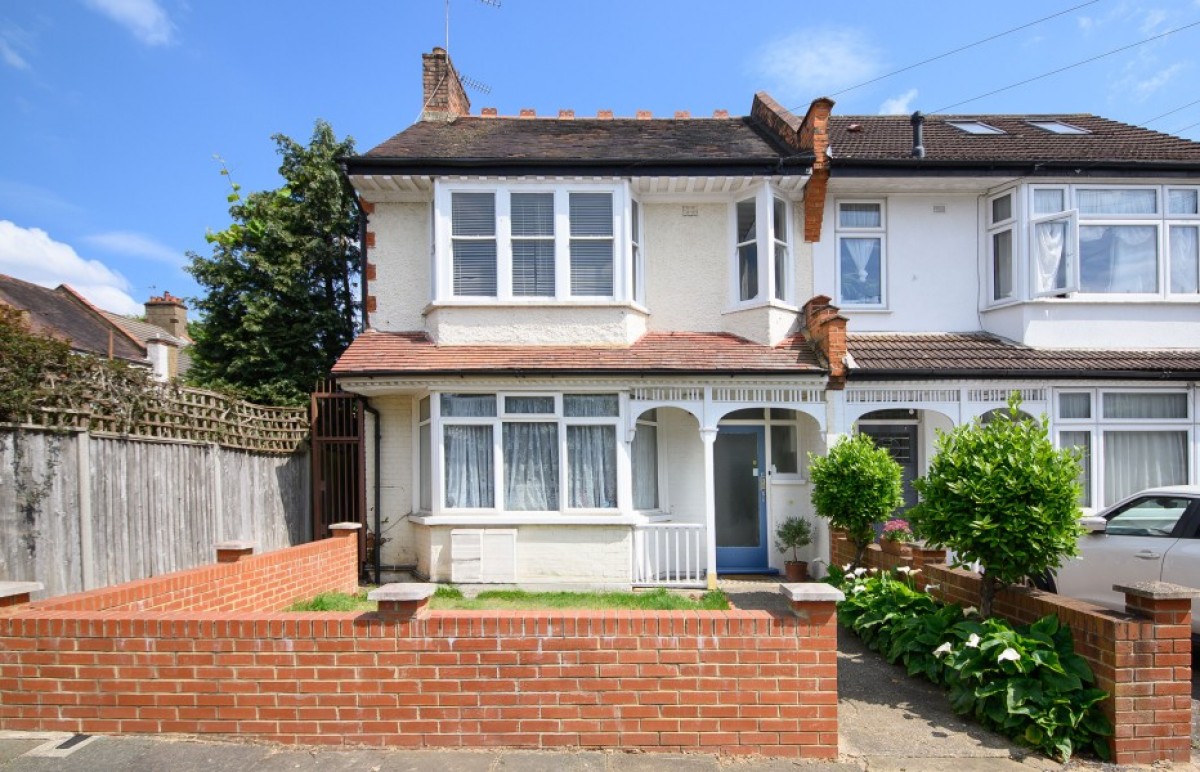 WOODGRANGE AVE, NORTH FINCHLEY, N12
