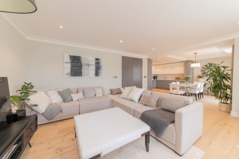 DOLLIS AVENUE, FINCHLEY, N3