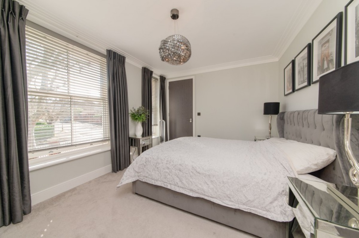 DOLLIS AVENUE, FINCHLEY, N3