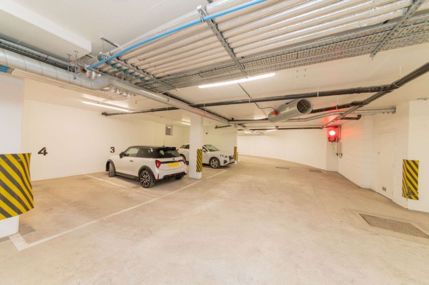 DOLLIS AVENUE, FINCHLEY, N3