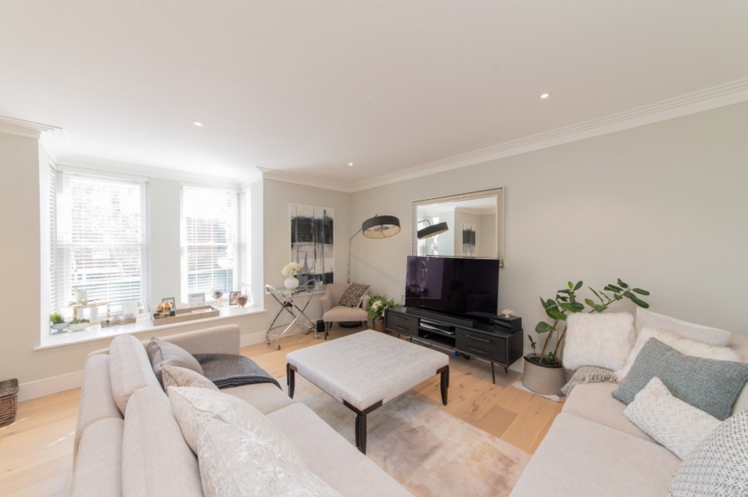 DOLLIS AVENUE, FINCHLEY, N3