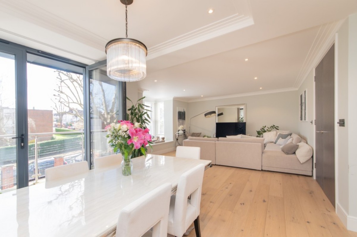 DOLLIS AVENUE, FINCHLEY, N3