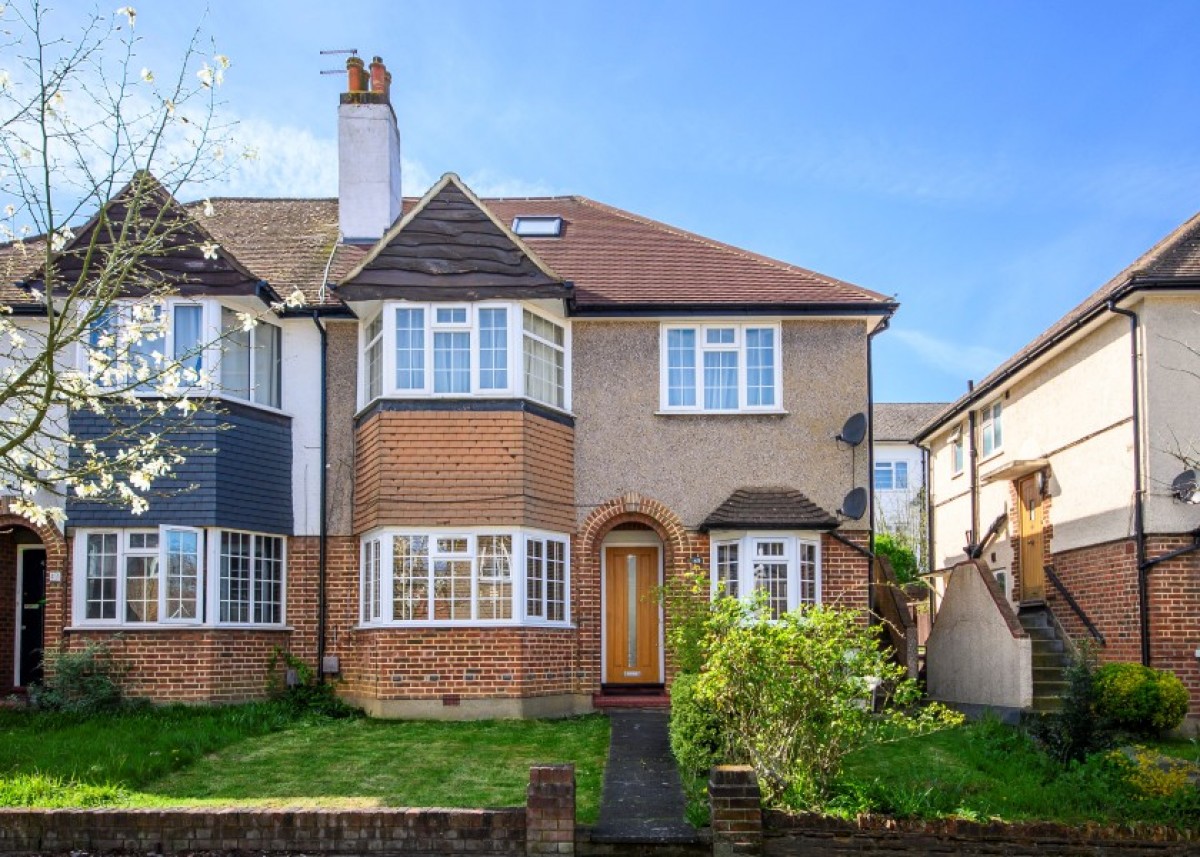 GLENHURST ROAD, NORTH FINCHLEY, N12