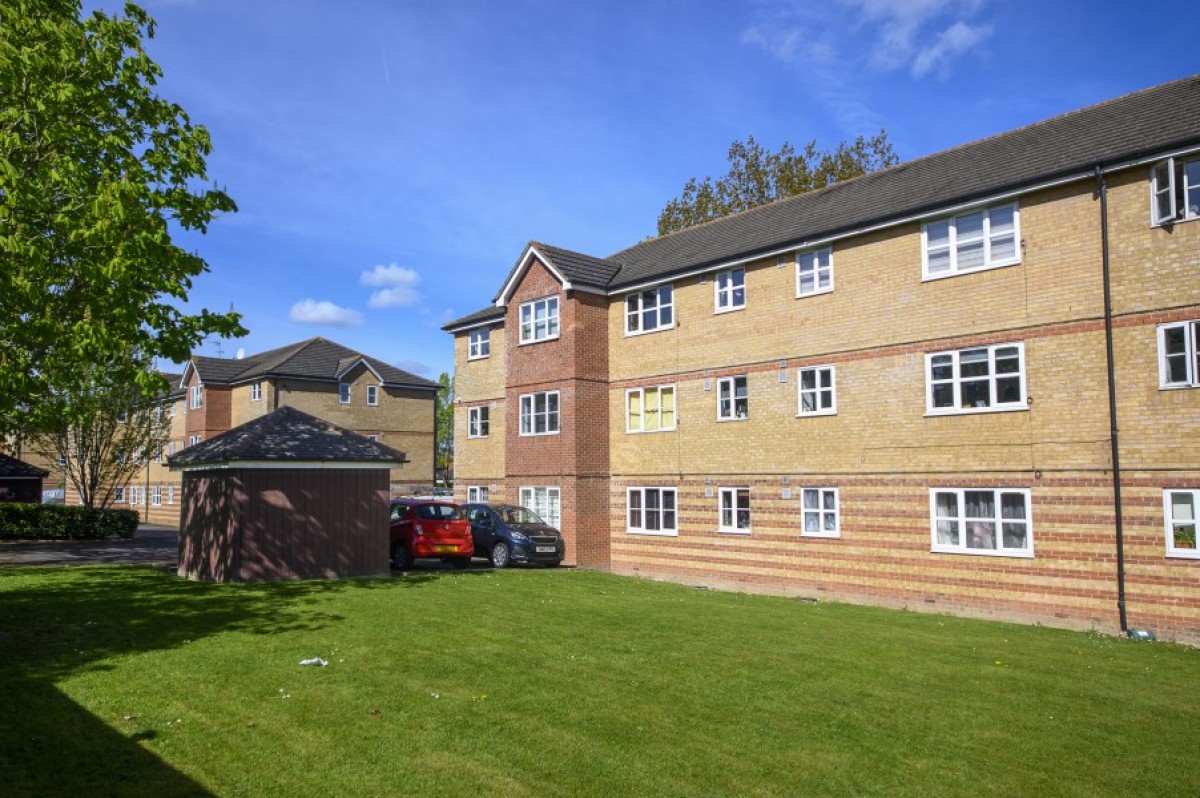 LUCAS GARDENS, EAST FINCHLEY, N2