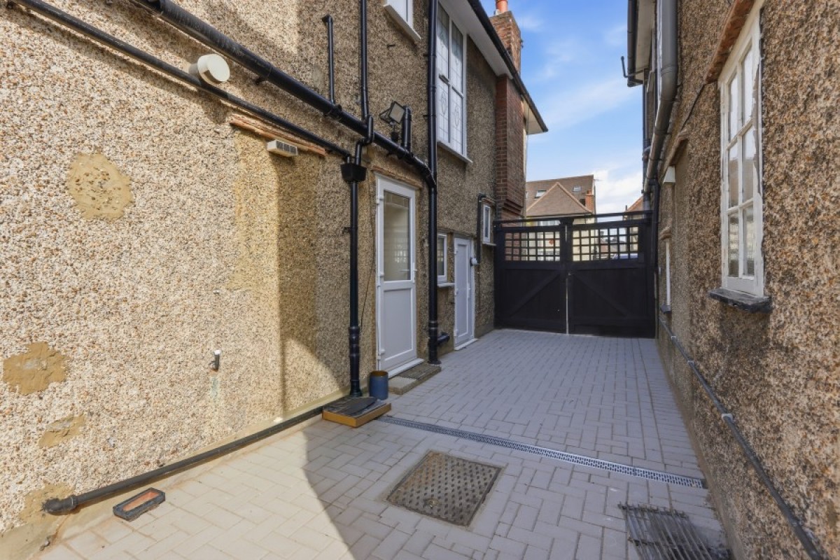 WILLOW WAY, FINCHLEY, N3