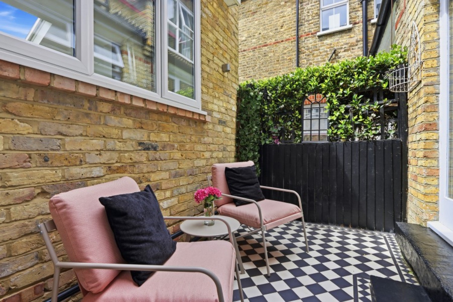 ASHURST ROAD, NORTH FINCHLEY, N12