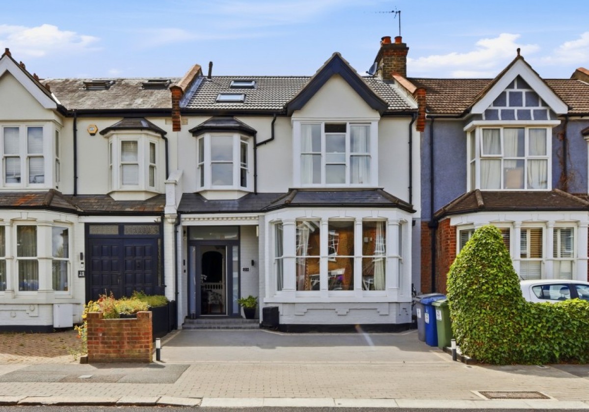 ASHURST ROAD, NORTH FINCHLEY, N12