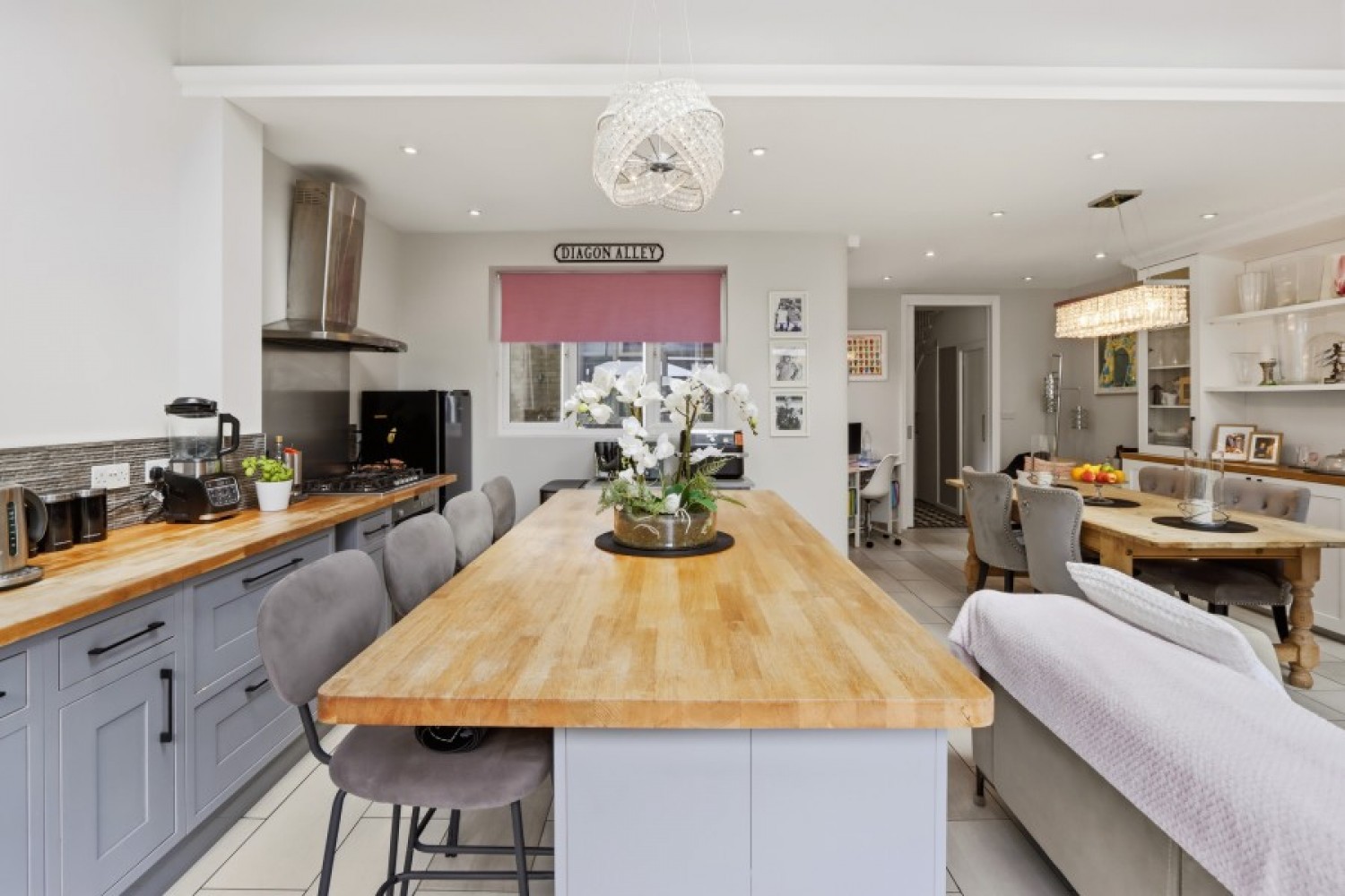 ASHURST ROAD, NORTH FINCHLEY, N12