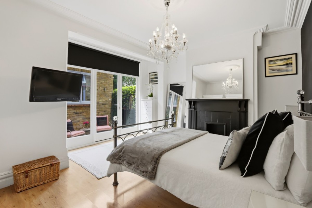ASHURST ROAD, NORTH FINCHLEY, N12