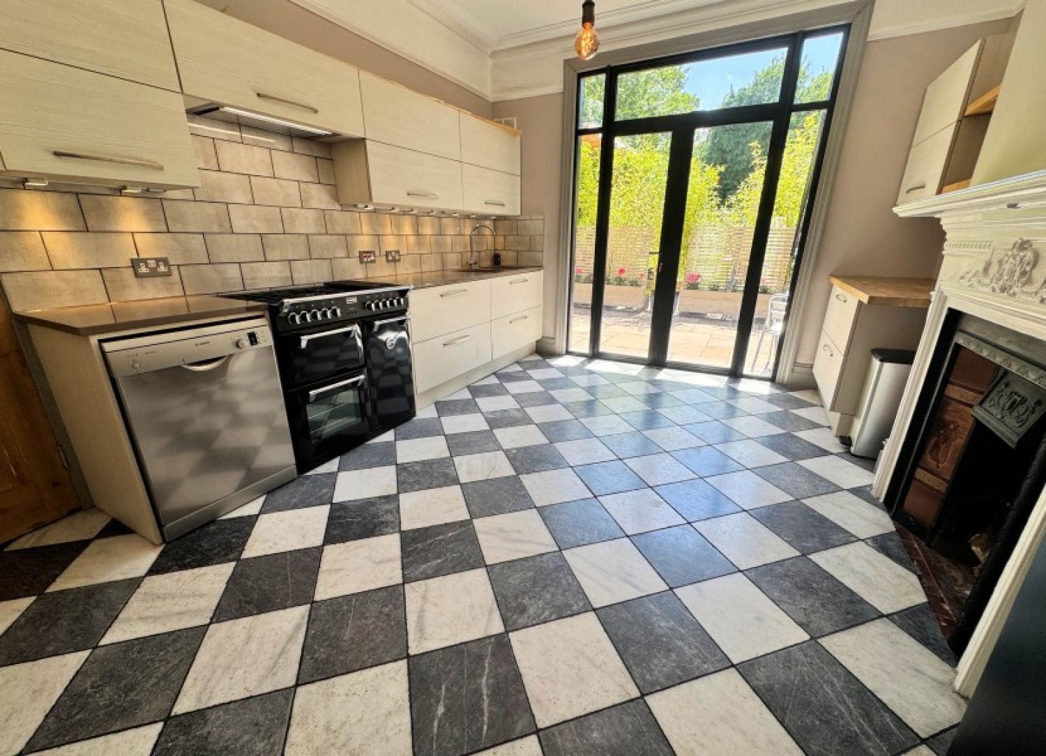 Dollis Road, Finchley, N3