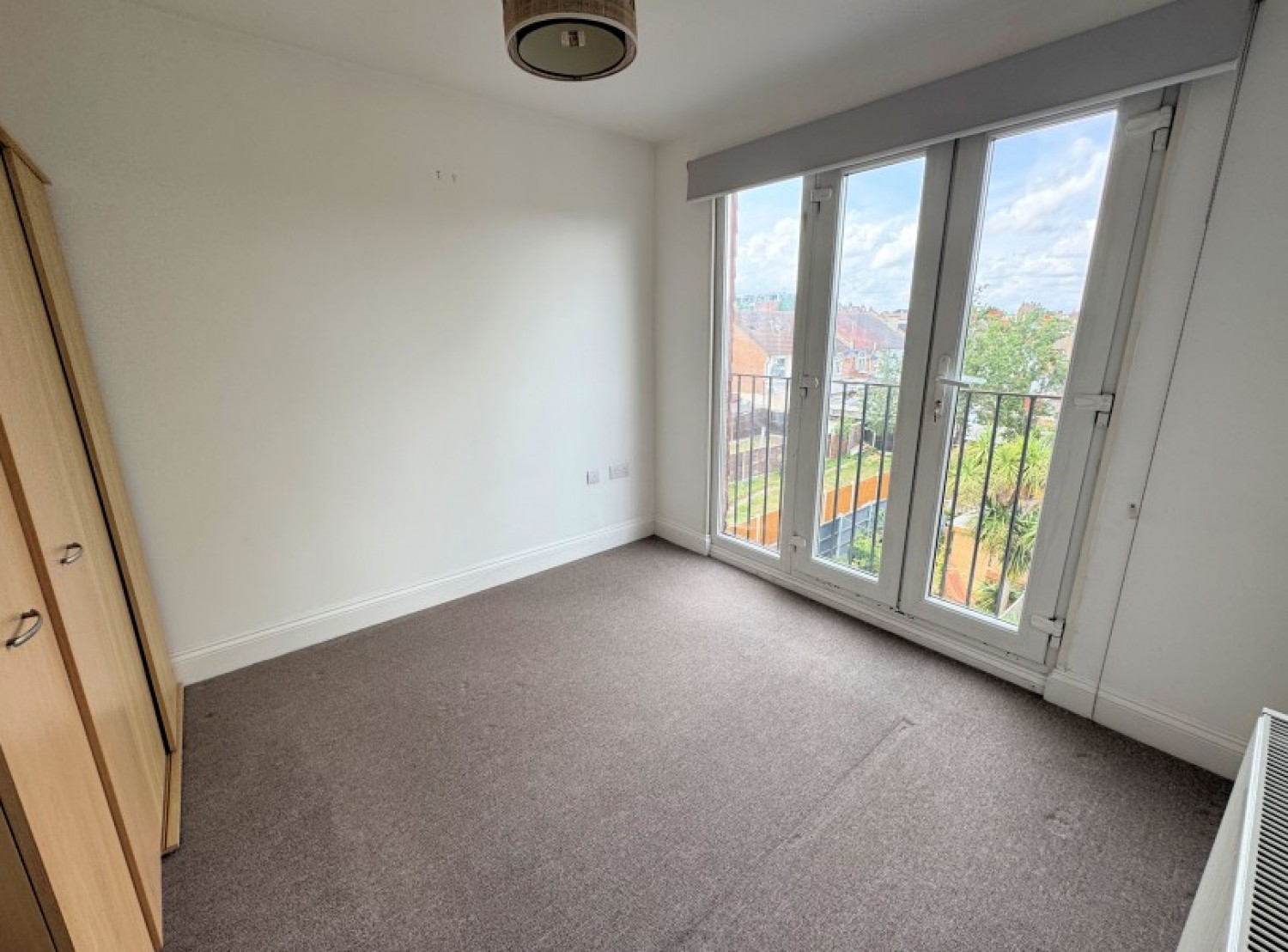 WOODHOUSE ROAD, N. FINCHLEY, N12