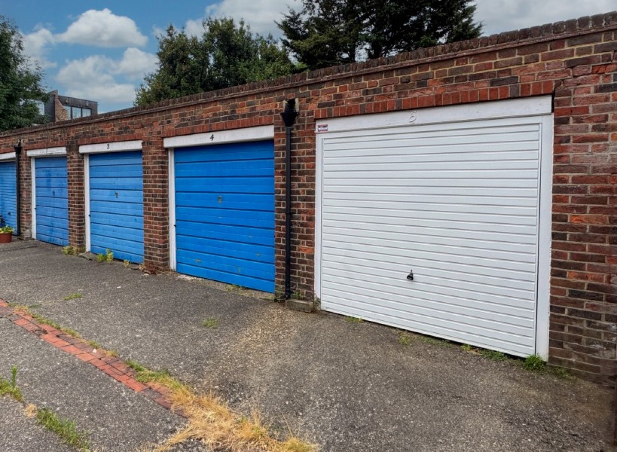 AVENUE COURT, PARK AVE, FINCHLEY, N3