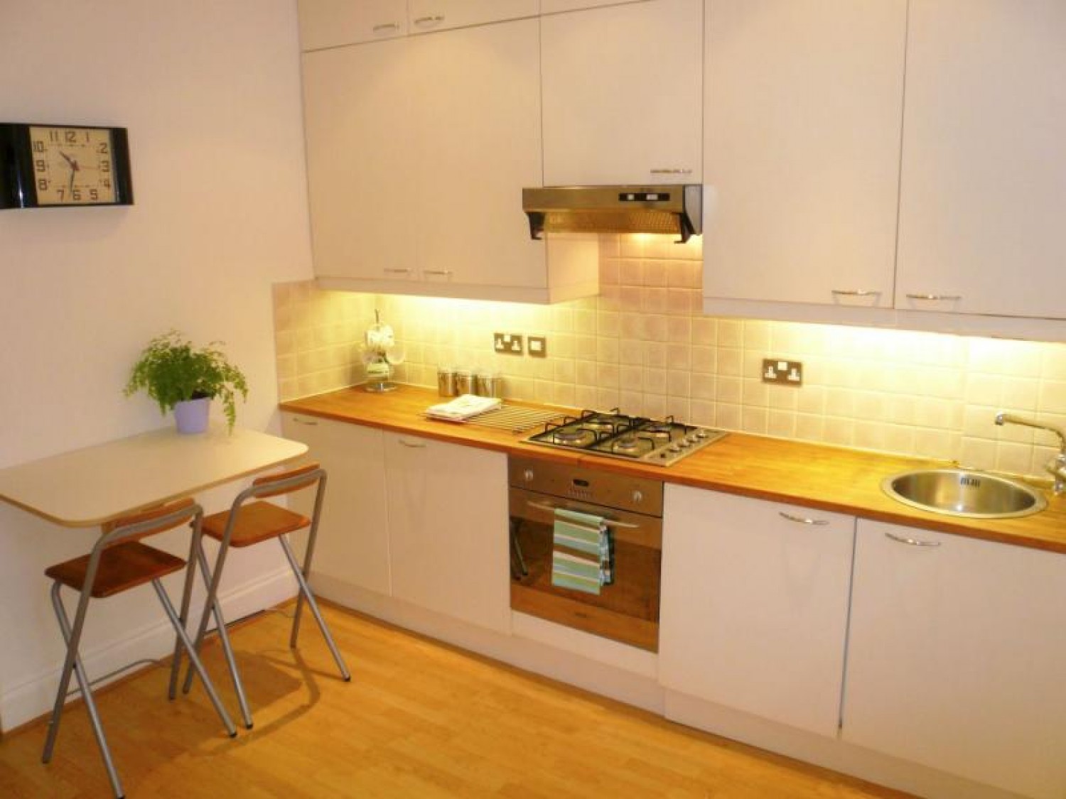 ST LEONARDS MEWS, HOXTON STEET, N1