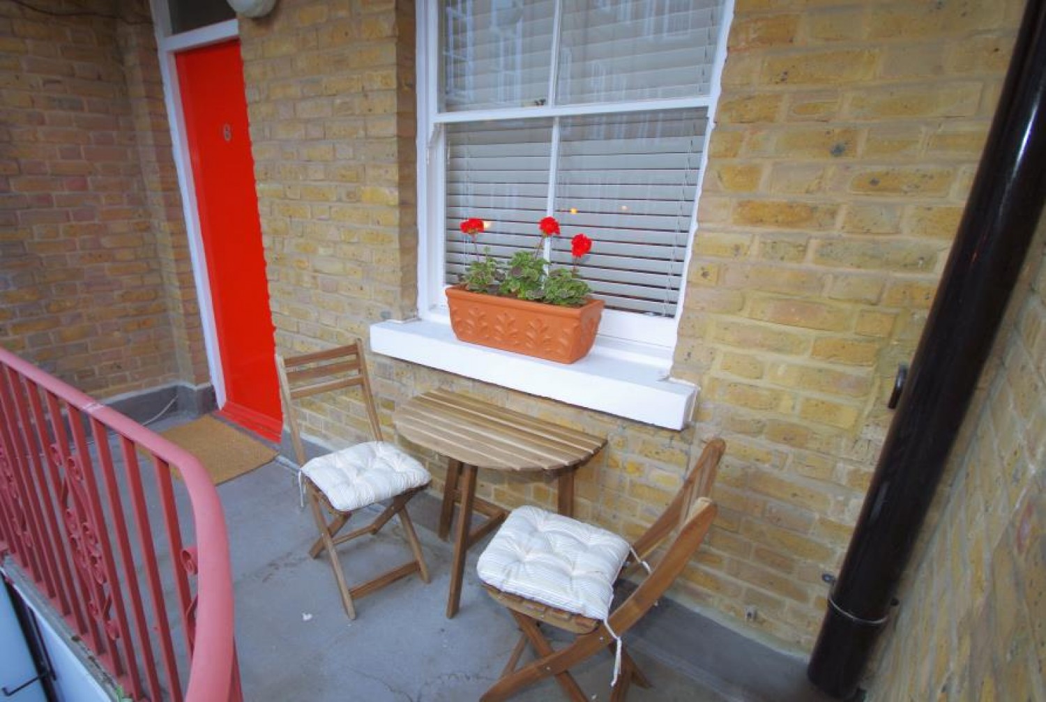 ST LEONARDS MEWS, HOXTON STEET, N1
