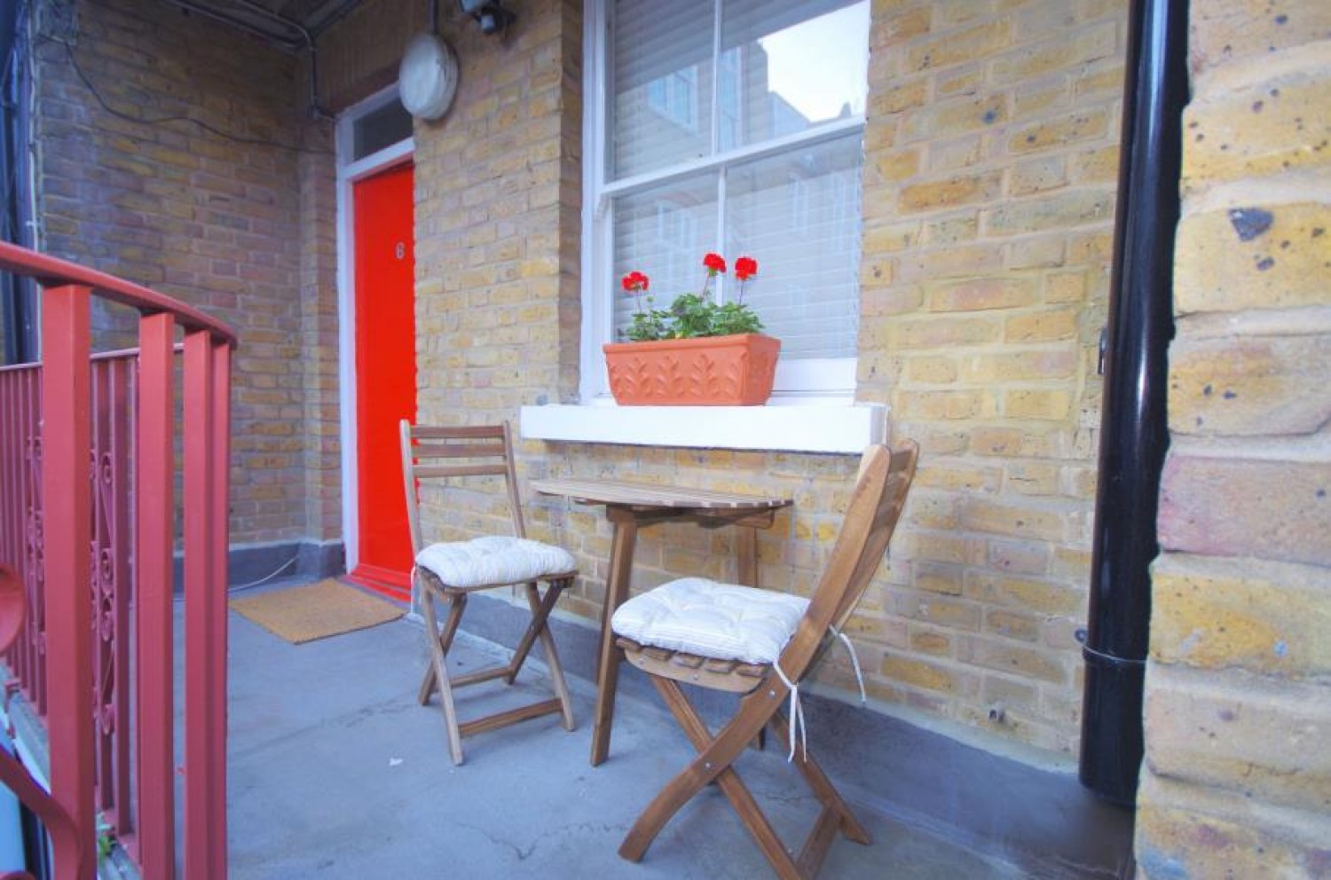 ST LEONARDS MEWS, HOXTON STEET, N1