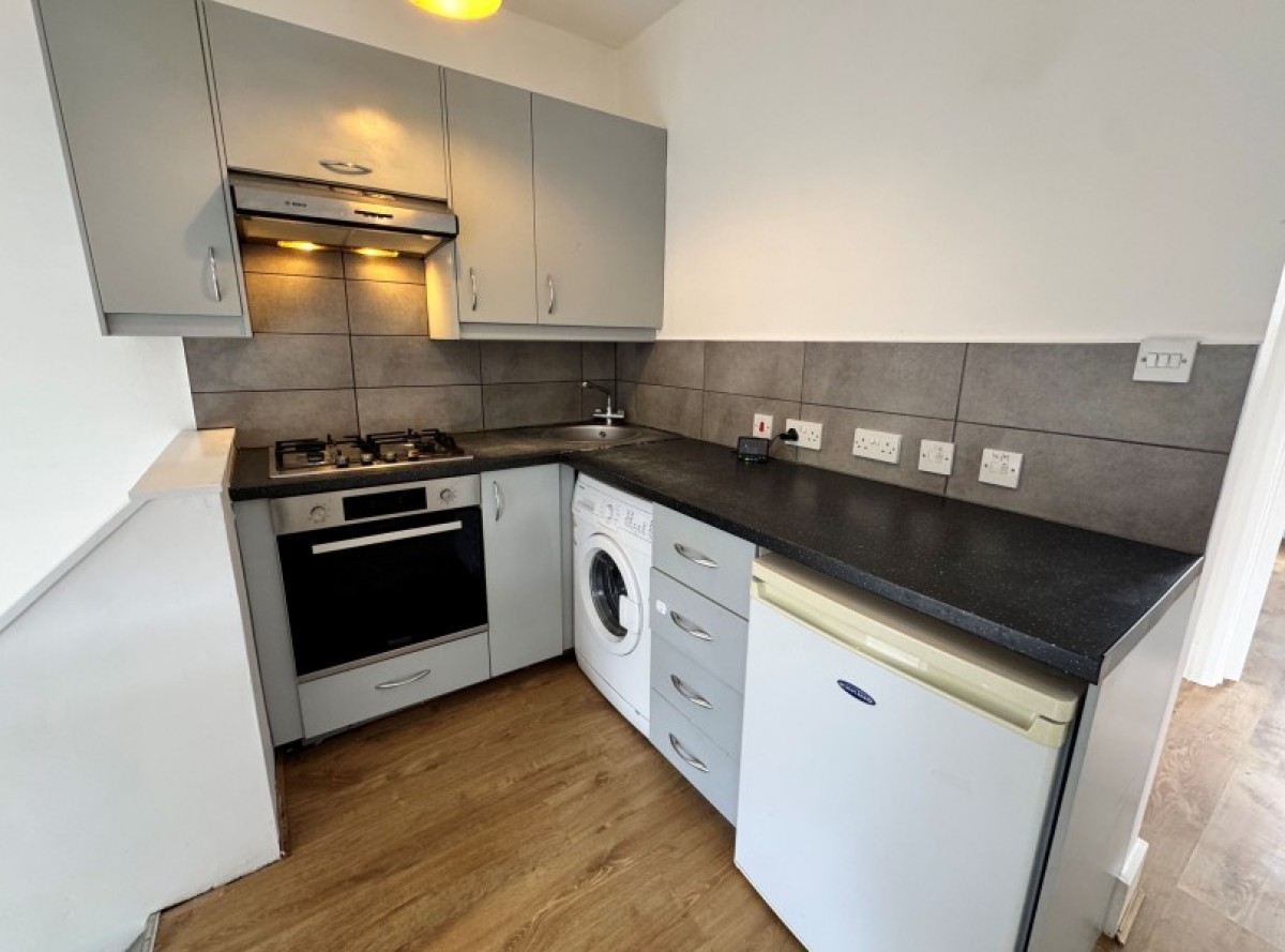 BALLARDS LANE, FINCHLEY, N3