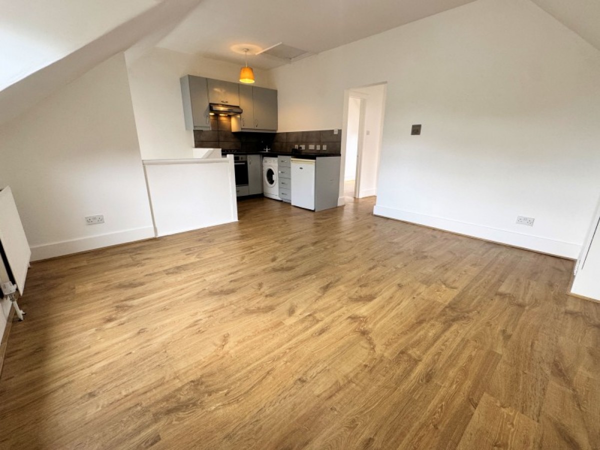 BALLARDS LANE, FINCHLEY, N3