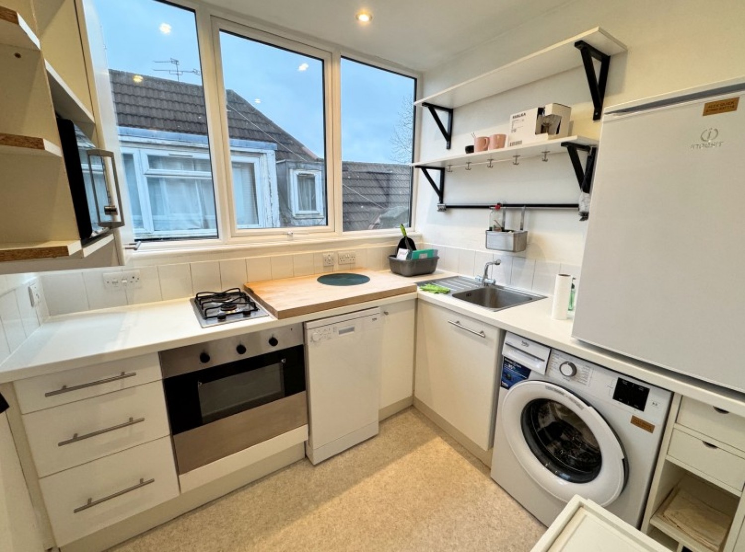 BALLARDS LANE, FINCHLEY, N3