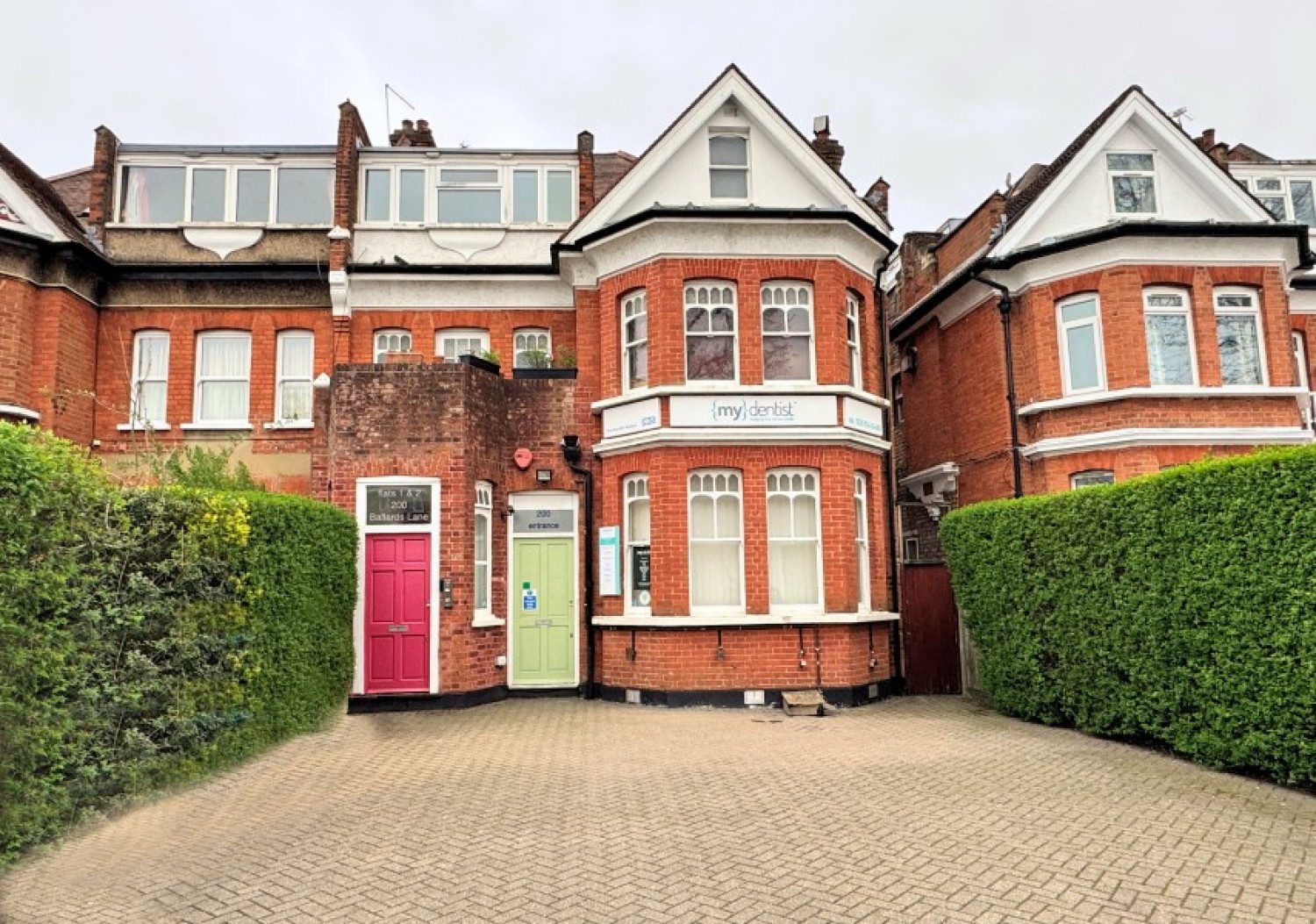 BALLARDS LANE, FINCHLEY, N3