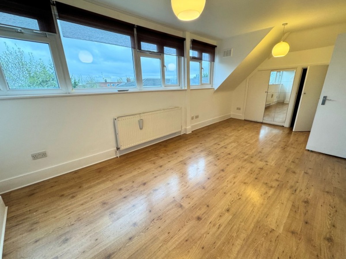 BALLARDS LANE, FINCHLEY, N3
